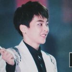 [EXO] 저기 .. 이 분 리즈갱신하신듯요