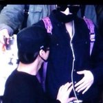 [레이] ㅋㅋㅋㅋ 뭘까? <b>뱃살</b>?? 아님 복근?