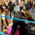 [추억파리여] <b>분홍</b> 셔츠 입었다는 이유로 매맞은 남성