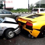 [널스토리] <b>여보</b>, 내가 차 하나랑 부딪혔는데.jpg