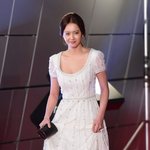 어<b>제자</b> 시상식에서 드레스입은 고아라