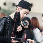 <b>스냅</b>백으로 머리숨기는 갓세븐 마크