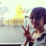 <b>러버</b>덕과 인증샷 찍은 스타들