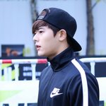 <b>운동복</b>이 잘어울리는 남자아이돌