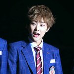 토끼 <b>앞니</b> 가진 귀여운 아이돌