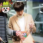 [카이] 오늘 종인이 <b>종이</b>가방 들고왔어ㅋㅋㅋㅋ