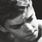 [뉴트] 구름에 숨은 <b>달빛</b> 모두가 잠든 이거리 위에 빛나는건 너가...