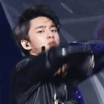 [EXO] 지금 내 발 <b>메론빵</b> 같음