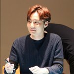 팬싸에서 머리띠 다 써보는 로이킴