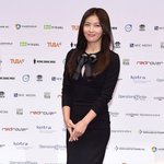 <b>심플</b>한 옷을입어도 화려한 하지원