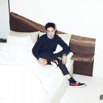배경없이도 <b>훈훈</b>한 이제훈 화보