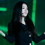 <b>셔터</b> 누를때마다 인생샷찍히는 아이린