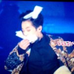 [시우민] 던진<b>휴지</b>는 다시돌아오는고얏!