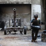 [베스트클릭] <b>전쟁</b>통 속에서 총맞은 연기까지 하며 여동생을 구한...