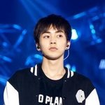 [EXO] 민석이 이 굿즈옷 <b>과잠</b>같지않냐