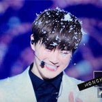 [EXO] 만약 첫눈들으면서 <b>눈</b> 맞고있는데