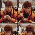 [EXO] 휴게소에서 <b>혼자여행</b>와서 뭐먹고있는데