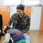 [EXO] 밤에 <b>천둥</b>이무섭다고 뛰어나온아들