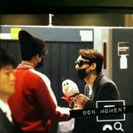 [EXO] 종인이가 들고다니던 <b>올라프</b>