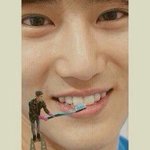 [EXO] 학교에서 미리 <b>졸업</b>사진 찍은거 