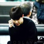 [EXO] 전화하면서 <b>미소</b>보이는 디오