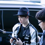 [EXO] <b>이</b> <b>모자</b> 살까
