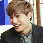 [EXO] 카이 <b>얼굴</b>되기 <b>vs</b> 손Lㅏ은 <b>얼굴</b>되기