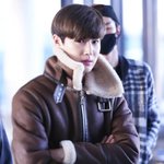 <b>무스탕</b> 박제시키고싶은 수호