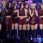 컴백하자마자 1위한 <b>aoa</b>