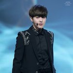 [EXO] <b>문이</b> 열리자 준면이가 들어 섰어요