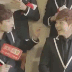 [EXO] 난 루한이 존나 집착하는거 <b>처럼</b> 보였는데