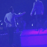 [시우민] 슈밍 <b>에스코트</b>(?) 해주는 타오 ㅋㅋ