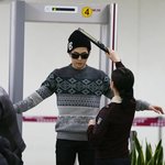 [시우민] 민석이 공항검색대 <b>전신</b>짤 ..