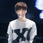 [EXO] 준면이한테 미쳐서 준면이 사진만 500장 <b>넘네</b>