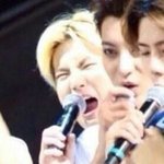 [EXO] 나 방금 강아지 코에대고 하~했는데