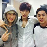 [EXO] 타<b>가수들</b> 리더 사진에서 준면이 진심 존잘ㅠㅠ