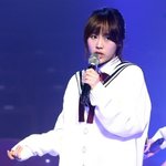 [러블리즈] 옅게 칠한 핑크 립스틱도