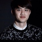 [EXO] 디오 얼굴 <b>양옆</b>으로 