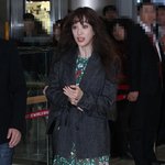 꽃무늬 마저 소화하는 정려원