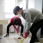 [EXO] 화장실 <b>청소</b> 좀 해