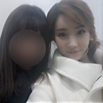 [<b>이유리</b>] <b>이유리</b> 인스타속 흰 코트 스타일링! 인형미모인듯