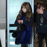 티파니 공항 패션으로 시크한 매력 <b>발산</b>!