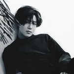 한달후에 8년차인 아이돌의 흔한 미모