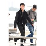 [김수현] 옷 너무 예쁘게 입었던 김수현~올블랙을 이렇게 <b>소화</b>하네~