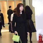앞머리가 가발같은 황정음
