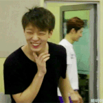 <b>눈웃음</b>