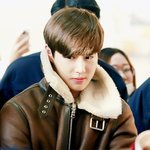 [EXO] 얘들아 나 열두시부터 잠시 <b>쉬러</b>왔다가