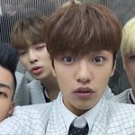 [크로스진] 팬들이랑 치킨먹겠다는 크로스진ㅋㅋ