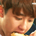 [EXO] 경듀 치킨냠<b>냠냠</b>