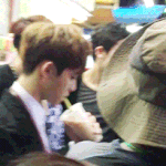 [EXO] 경듀 버블티냠<b>냠냠</b>